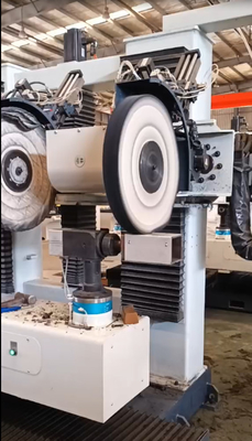 400mm ミニ 直径 W 軸移動 ± 720° マシンパワー 16KW