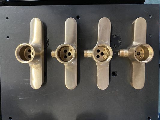 機械を作る低圧のダイ カストのアルミニウム コック